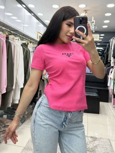 Женская Футболка Prada