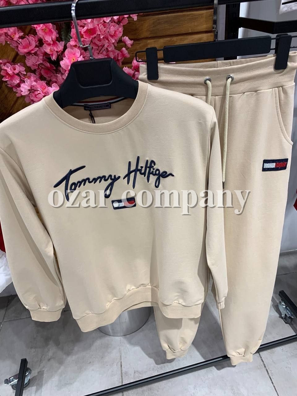 Женский Костюм Tommy Hilfiger