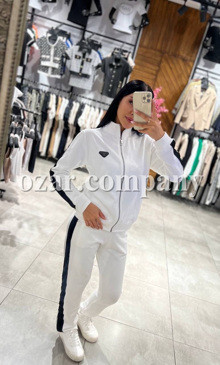 Женский Костюм Prada