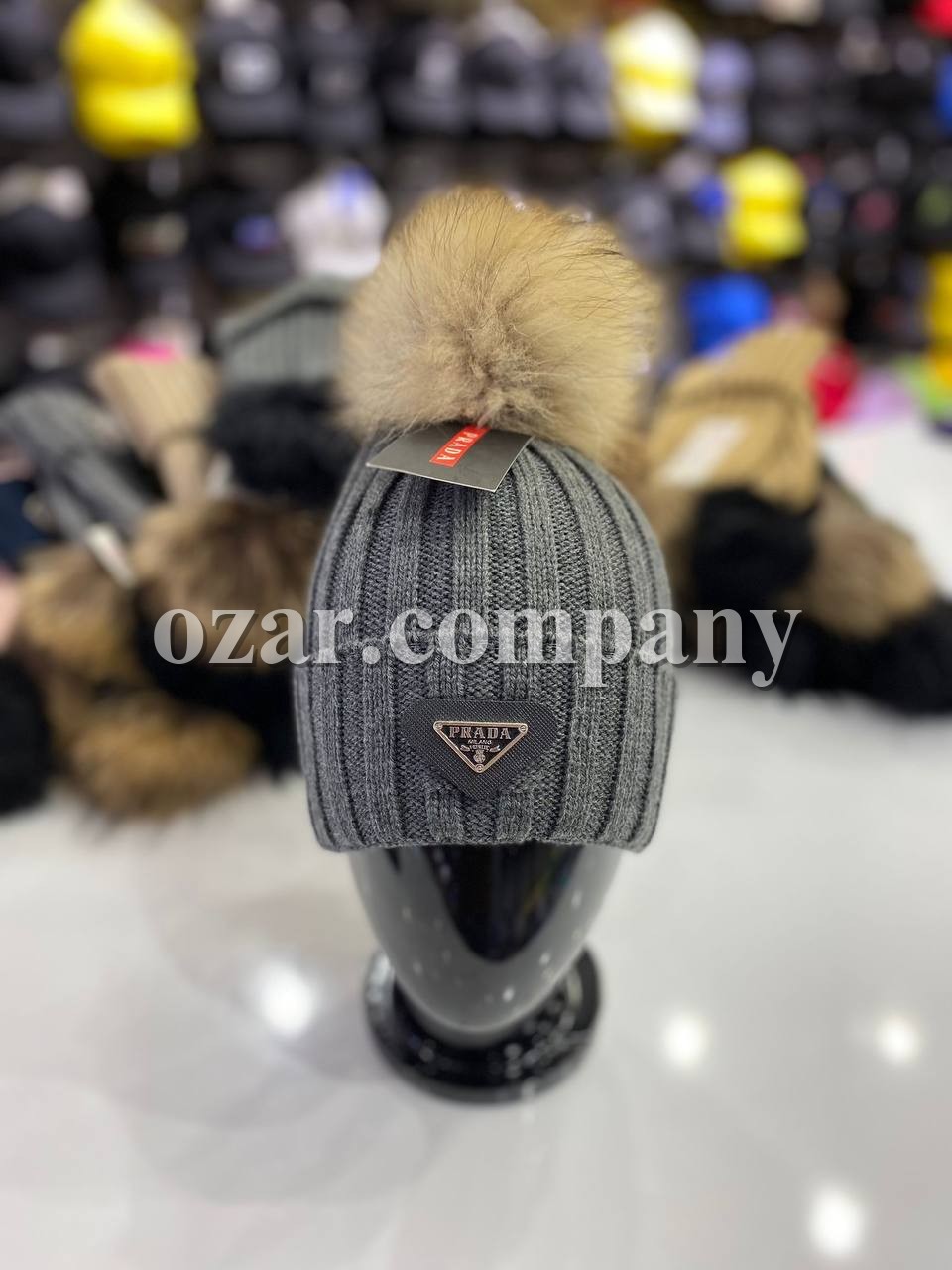 Женская Шапка Prada
