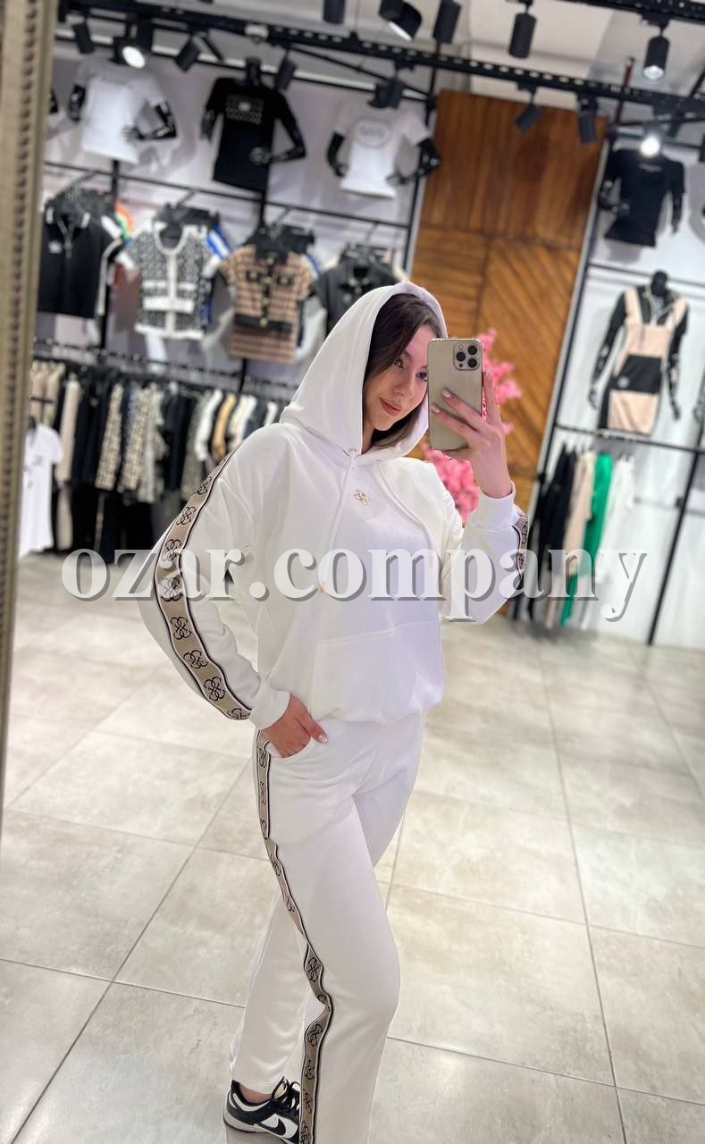 Женский Костюм Guess