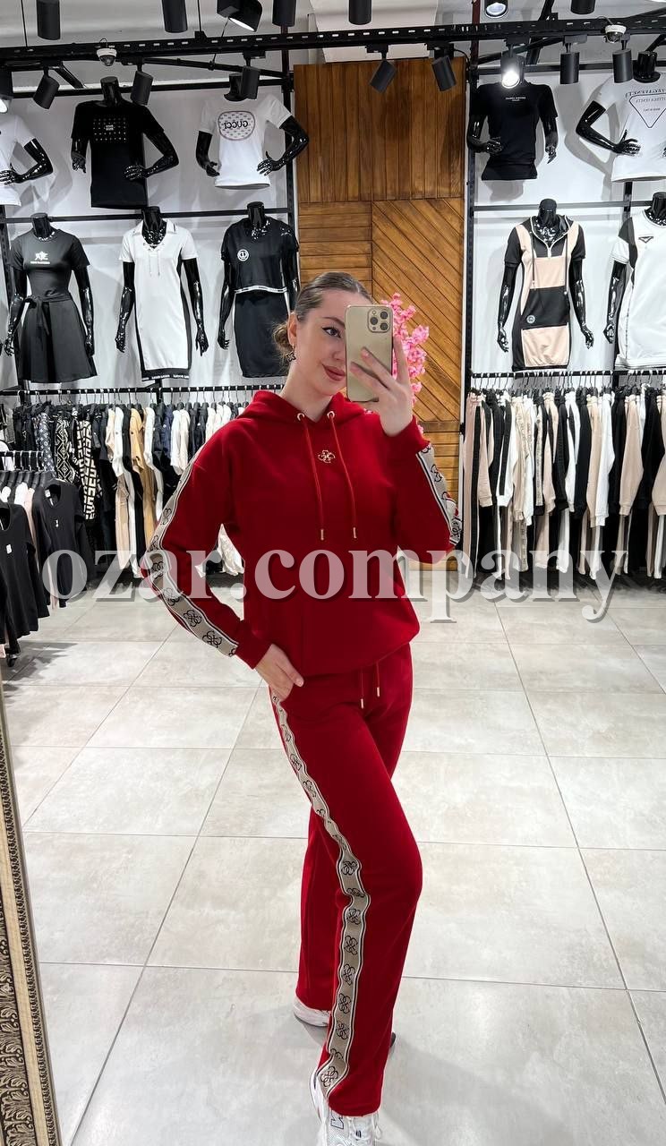Женский Костюм Guess