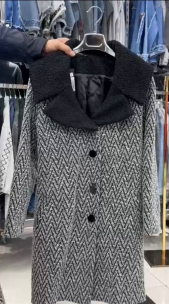 Женское Пальто Valentino