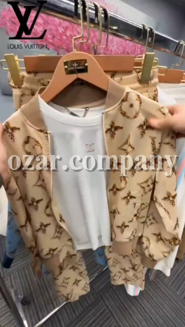 Женский Костюм Louis Vuitton