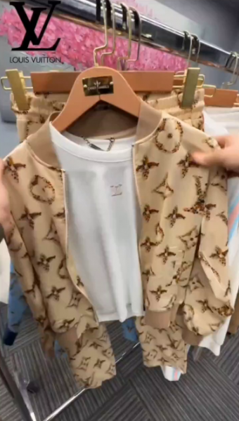 Женский Костюм Louis Vuitton