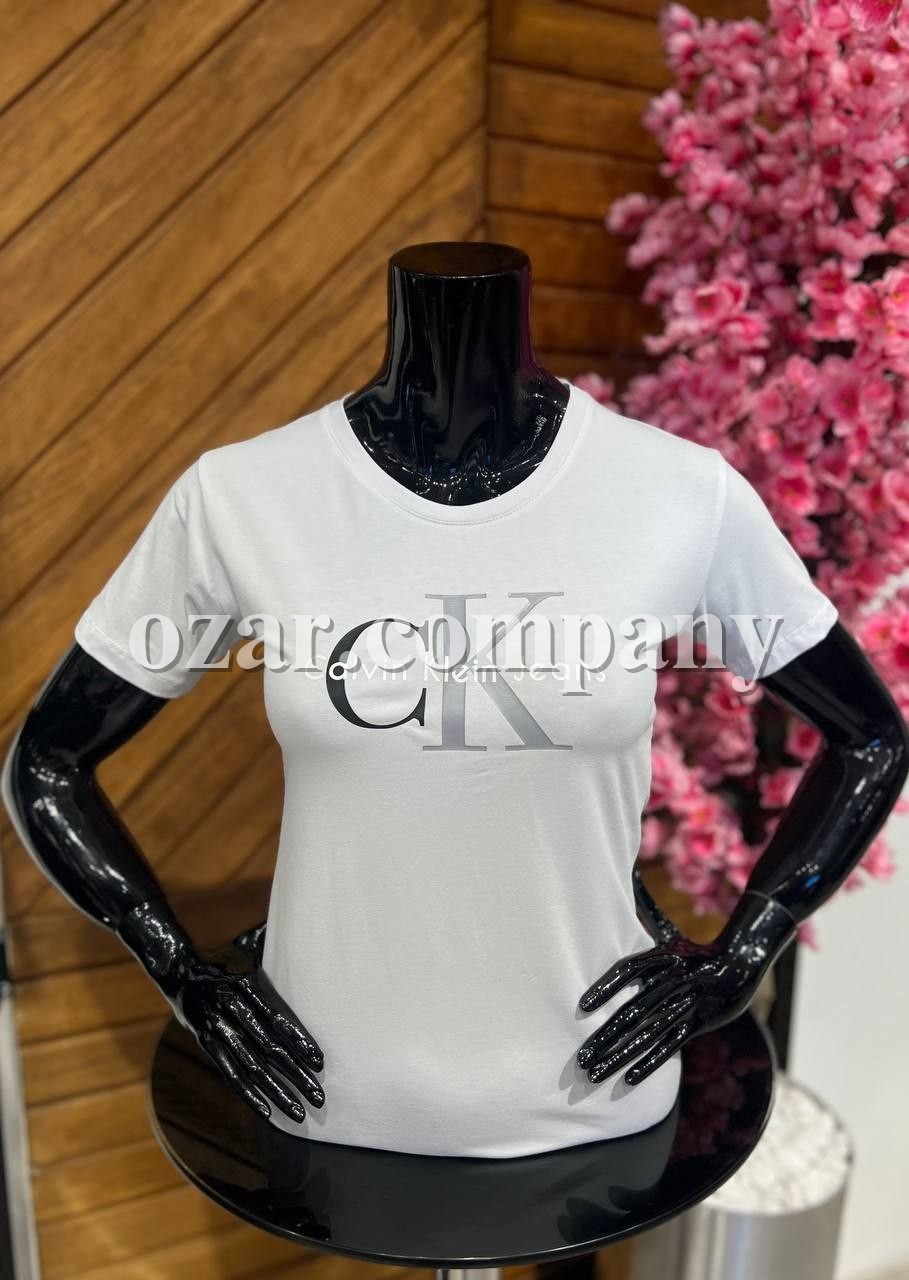 Женская Футболка Calvin Klein