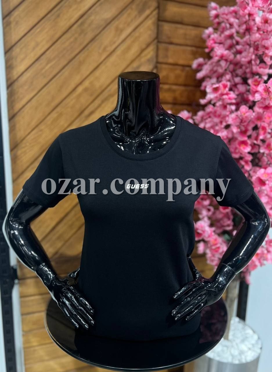 Женская Футболка Guess