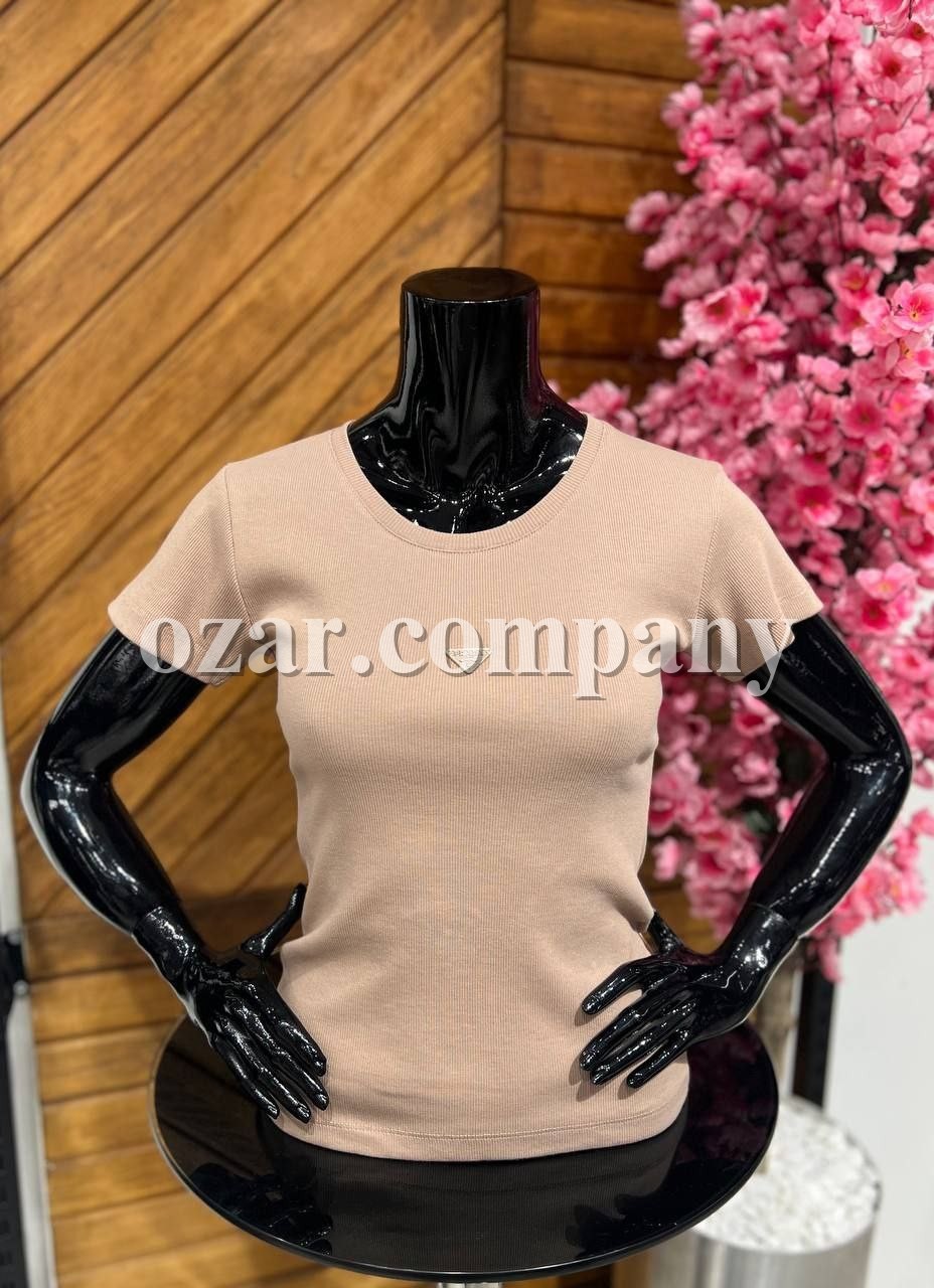 Женская Футболка Prada