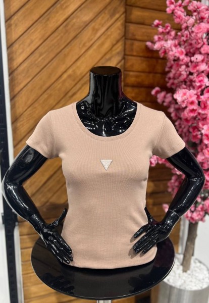 Женская Футболка Guess