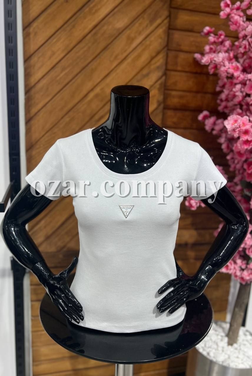 Женская Футболка Guess