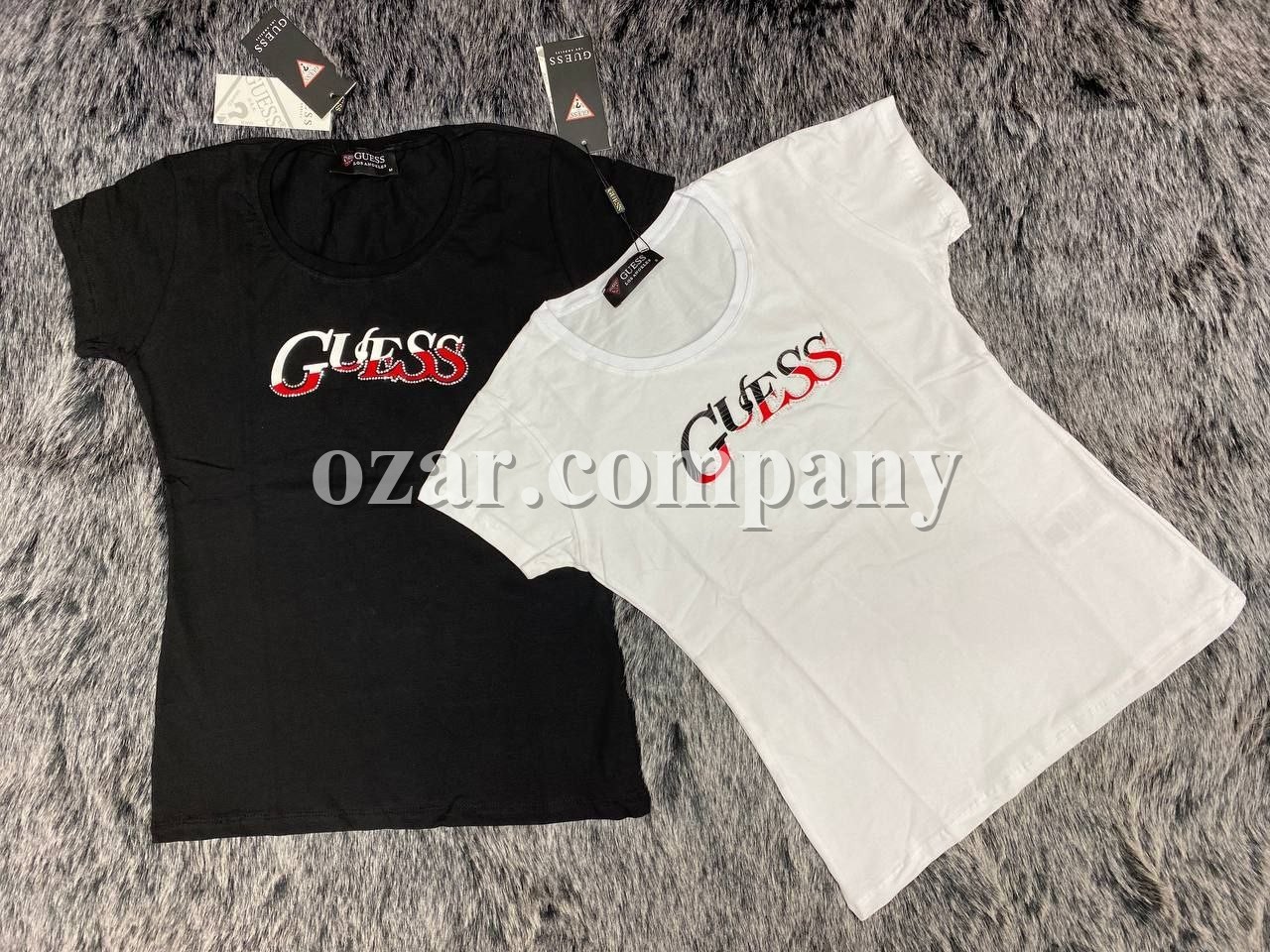 Женская Футболка Guess