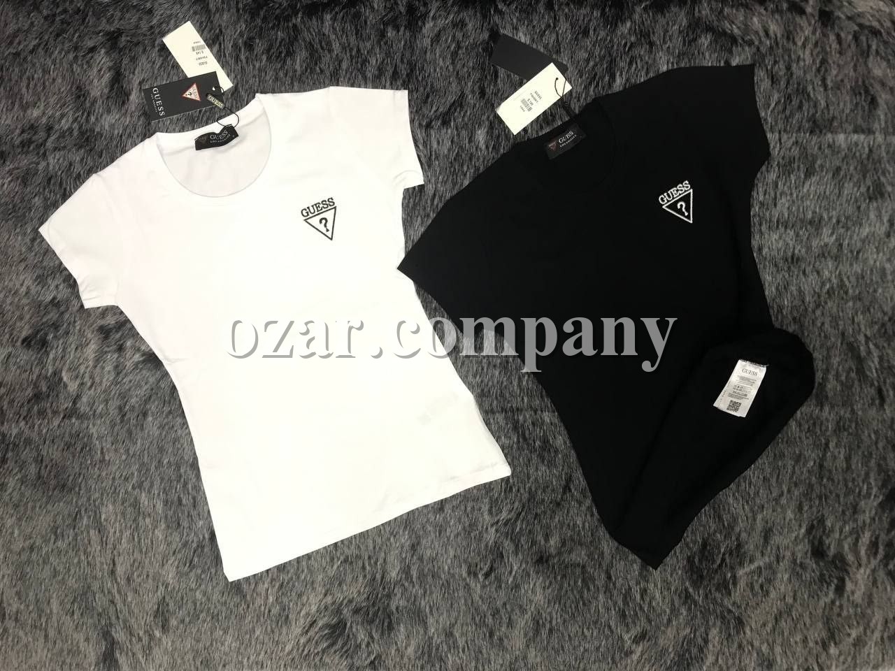 Женская Футболка Guess
