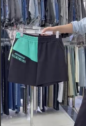Женские Шорты Balenciaga