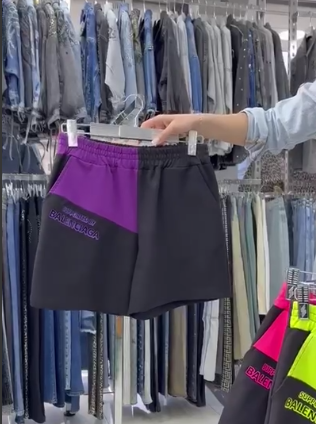 Женские Шорты Balenciaga