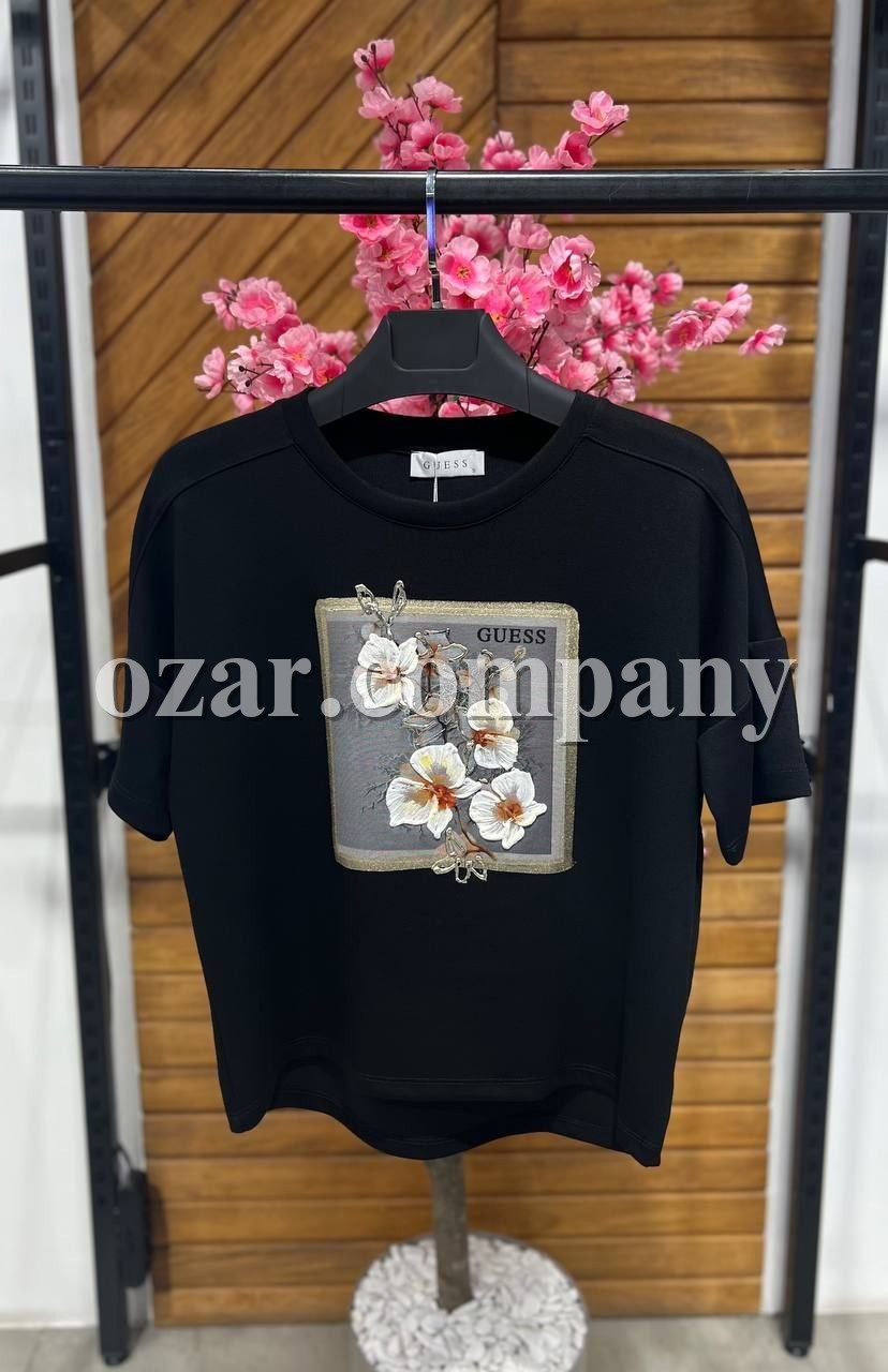 Женская Футболка Guess