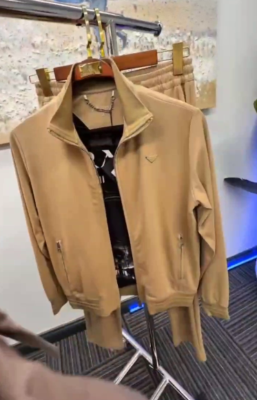 Мужской Костюм Prada