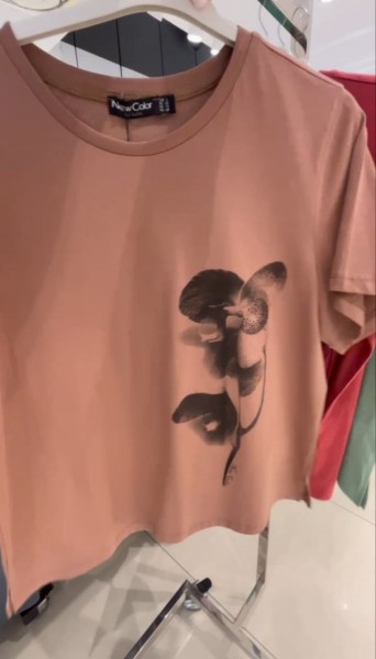 Женская Футболка New Color (Большие размеры)