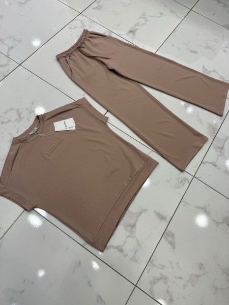 Женский Трикотажный Костюм Max Mara