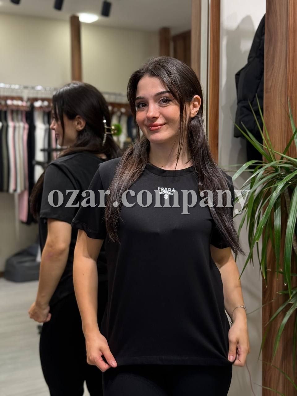 Женская Футболка Prada