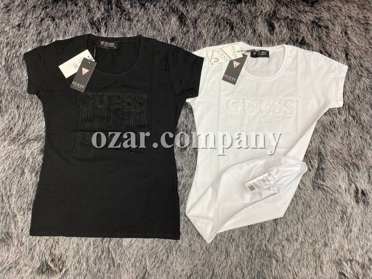 Женская Футболка Guess