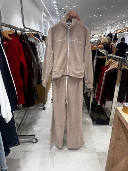 Женский Велюровый Костюм Trikotto