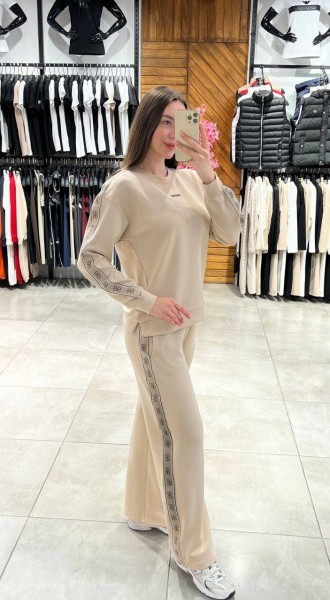 Женский Koстюм Guess
