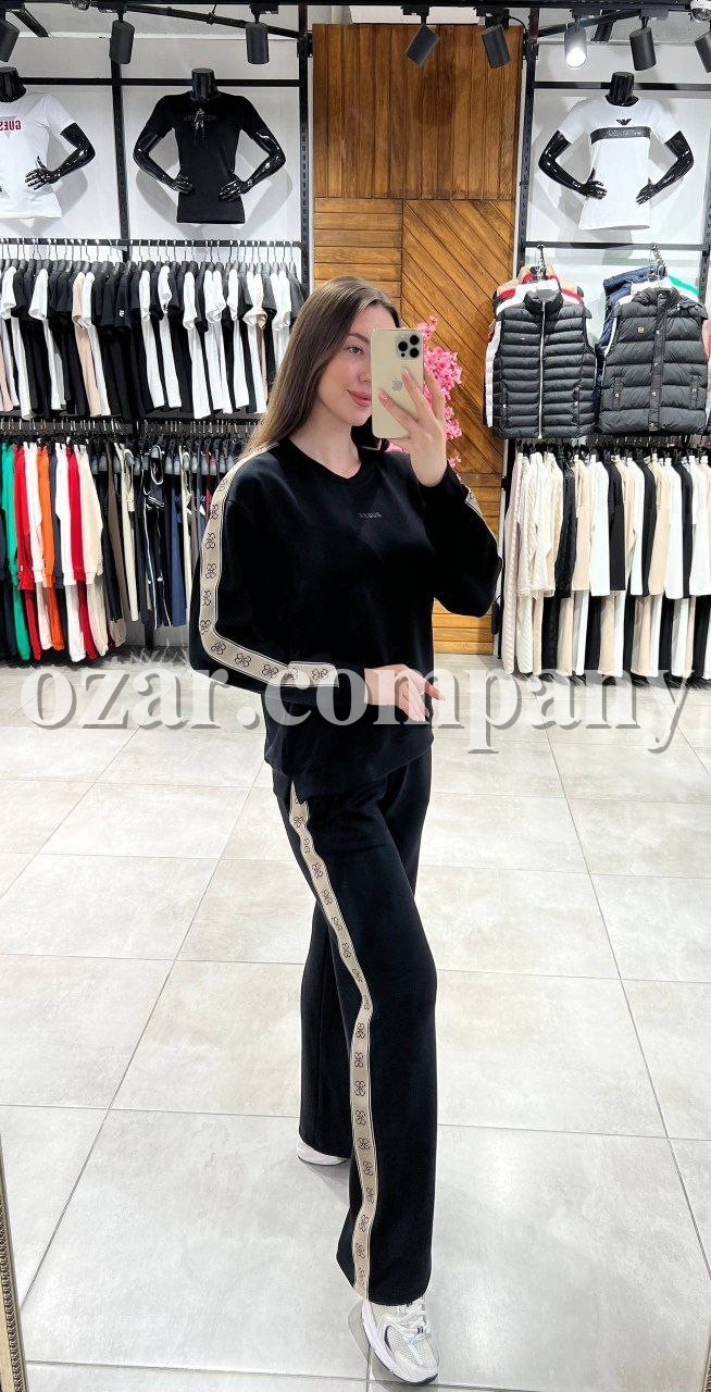 Женский Koстюм Guess