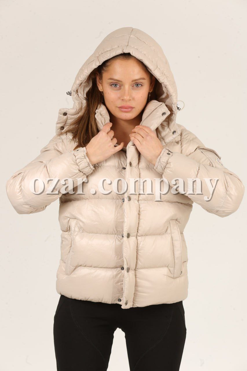 Женская Куртка Moncler Женская Куртка Moncler