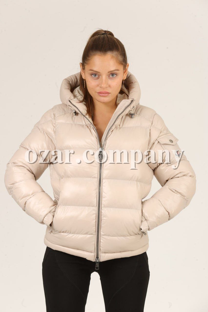 Женская Куртка Moncler Женская Куртка Moncler
