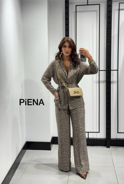 Женский Костюм Piena (Большие размеры) Женский Костюм Piena (Большие размеры)