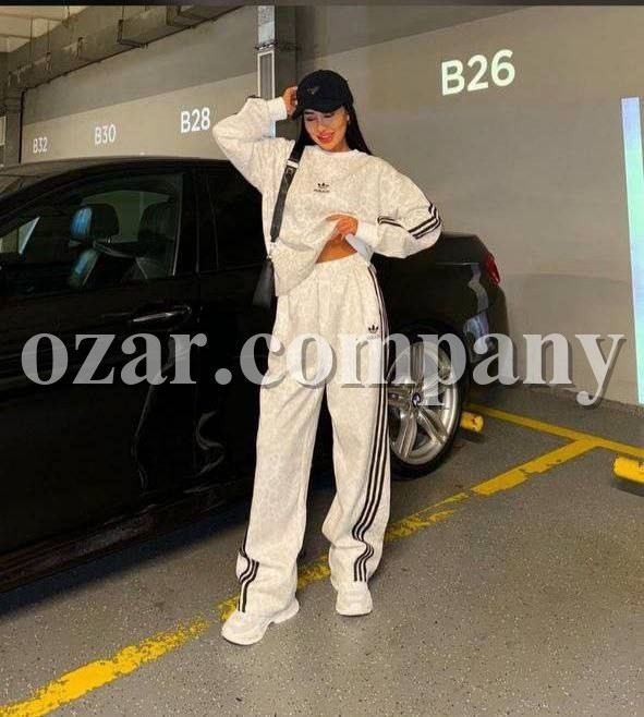 Женский Костюм Adidas