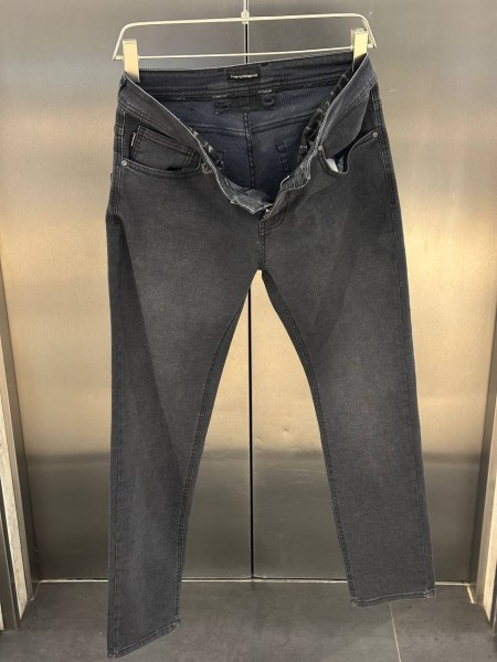 Мужские Джинсы Emporio Armani  Мужские Джинсы Emporio Armani