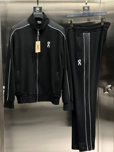 Мужской Спортивный Костюм Run On Clouds