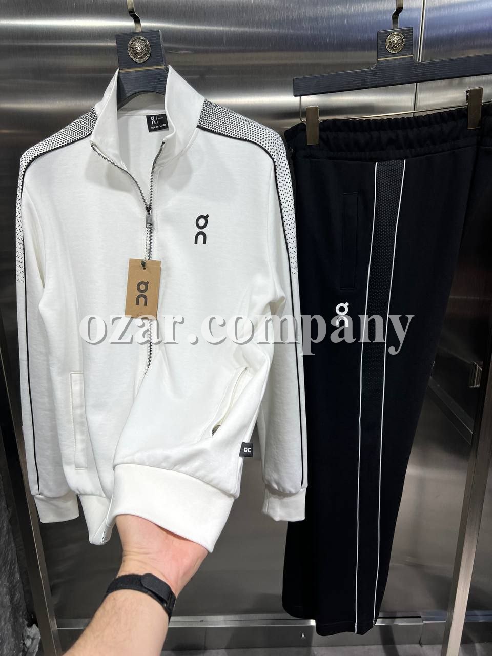 Мужской Спортивный Костюм Run On Clouds