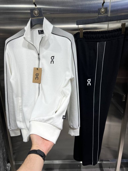 Мужской Спортивный Костюм Run On Clouds