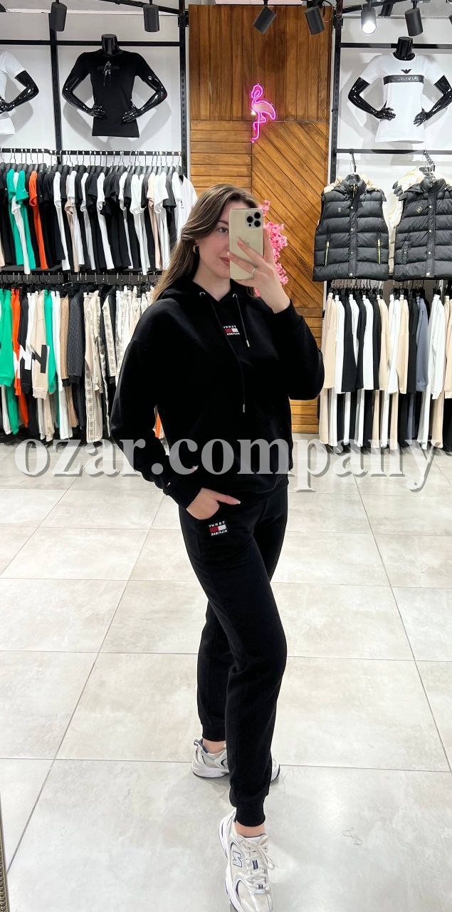 Женский Koстюм Tommy Hilfiger