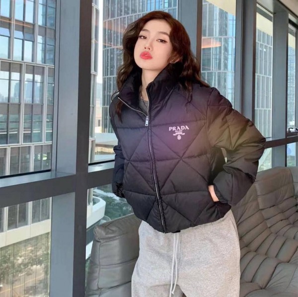 Женская Куртка Prada Женская Куртка Prada
