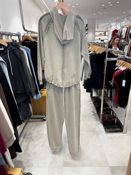 Женский Костюм Trikotto