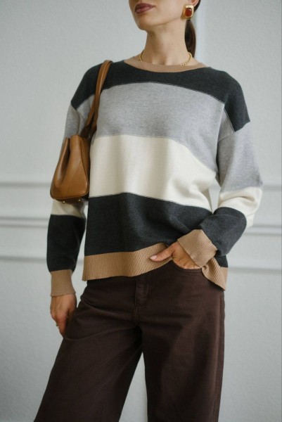 Женский Свитер Trikotto