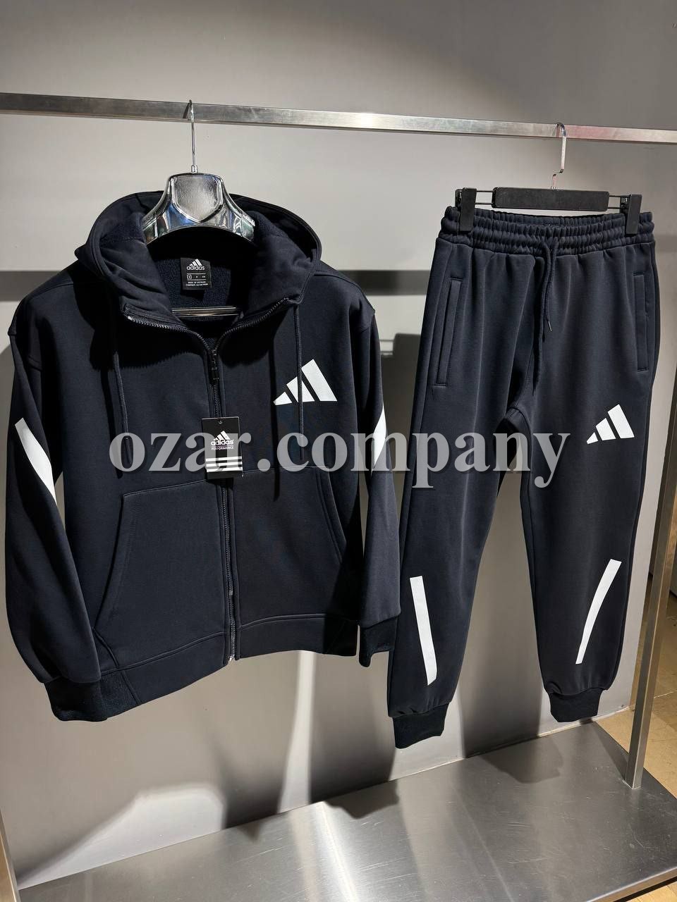 Мужской Спортивный Костюм Adidas Мужской Спортивный Костюм Adidas