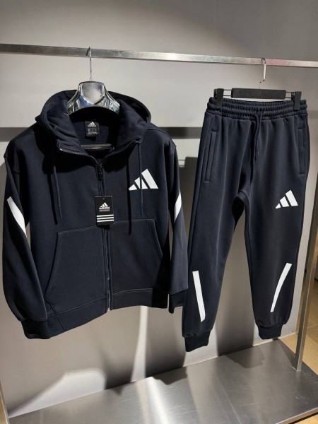 Мужской Спортивный Костюм Adidas Мужской Спортивный Костюм Adidas
