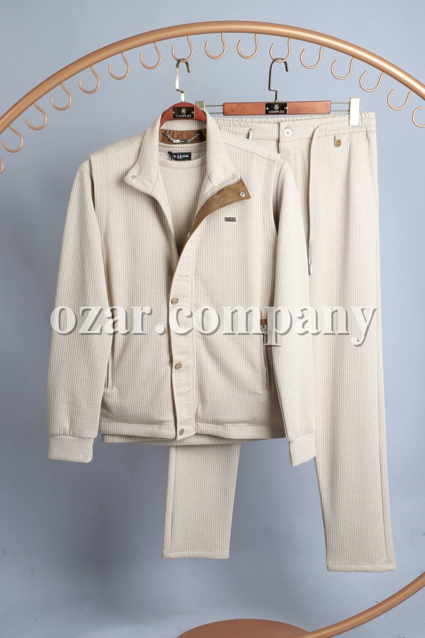 Мужской Костюм Тройка Kiton