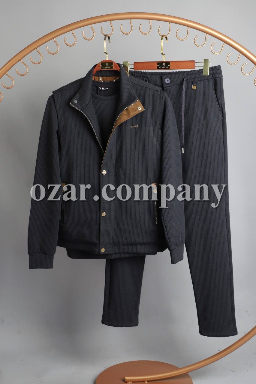 Мужской Костюм Тройка Kiton Мужской Костюм Тройка Kiton