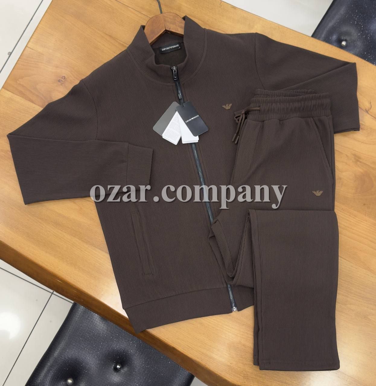 Мужской Спортивный Костюм Emporio Armani  Мужской Спортивный Костюм Emporio Armani