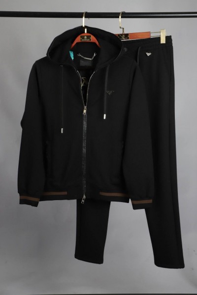 Мужской Спортивный Костюм Prada Мужской Спортивный Костюм Prada