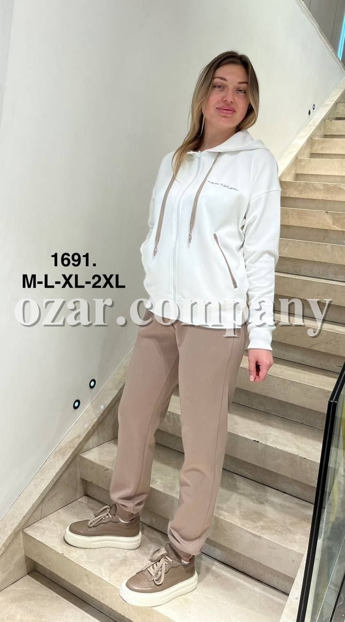 Женский Костюм New Color Женский Костюм New Color