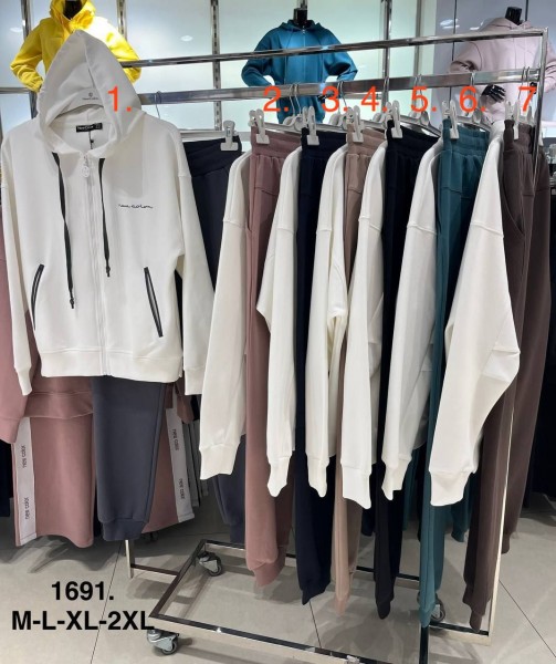 Женский Костюм New Color Женский Костюм New Color