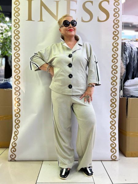Женский Костюм Iness (Большие размеры) Женский Костюм Iness (Большие размеры)