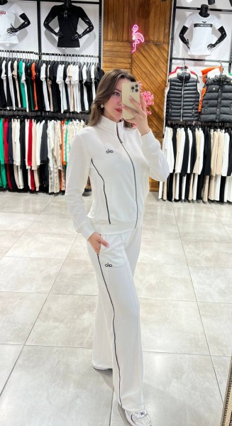 Женский Koстюм Alo Женский Koстюм Alo