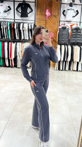 Женский Koстюм Alo Женский Koстюм Alo